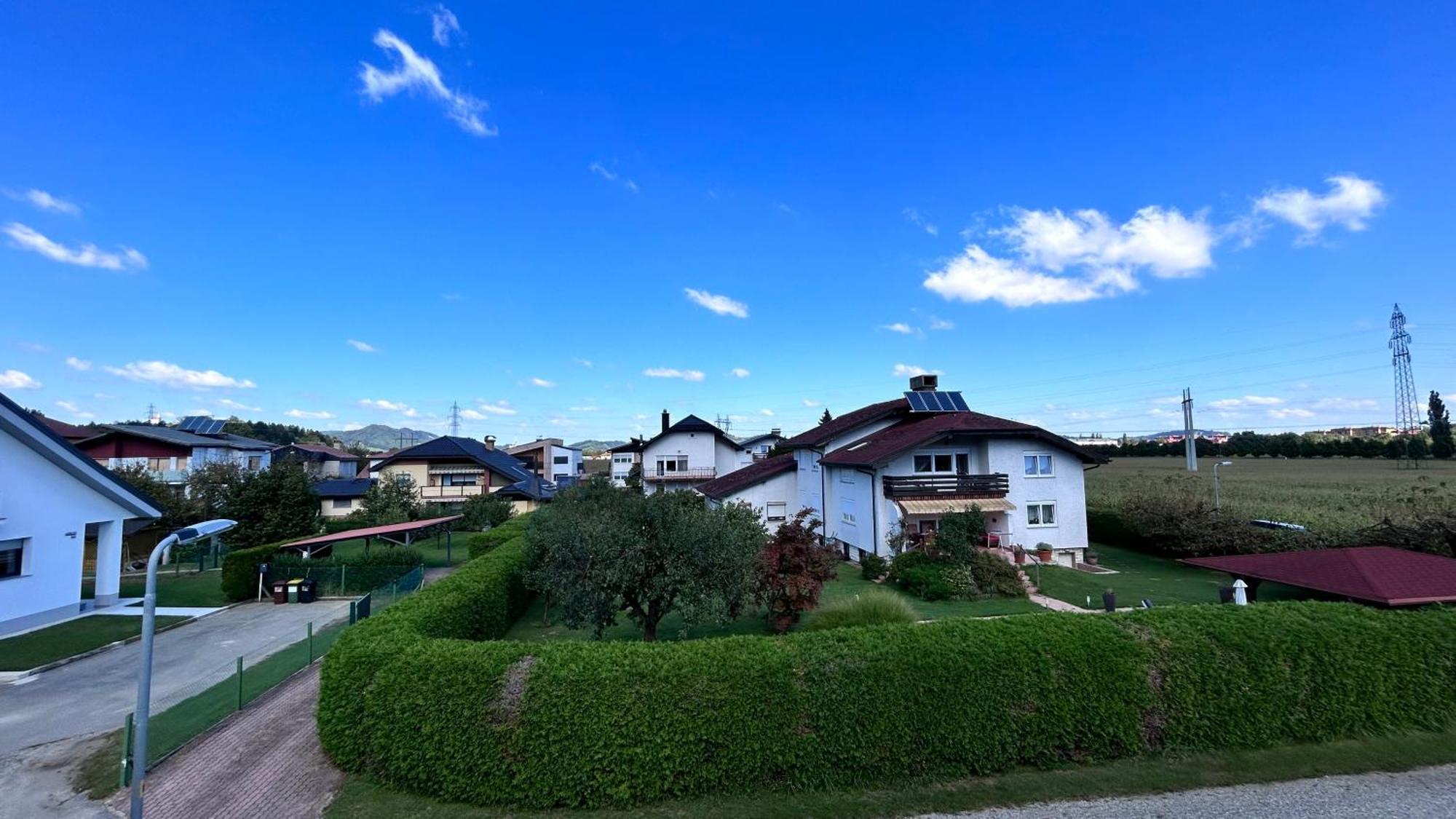 Stara Lipa Tasner Free Kitchen&Garage&Parking-Self Check In Hotell Maribor Rom bilde