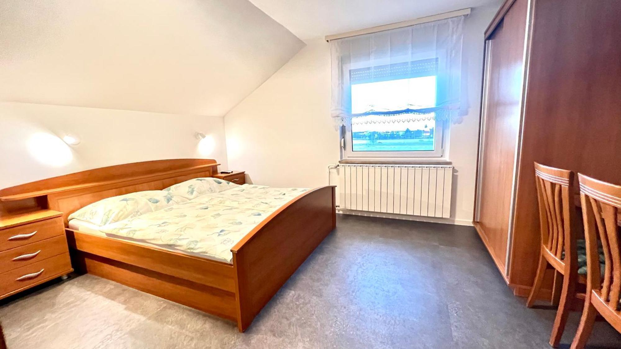 Stara Lipa Tasner Free Kitchen&Garage&Parking-Self Check In Hotell Maribor Rom bilde