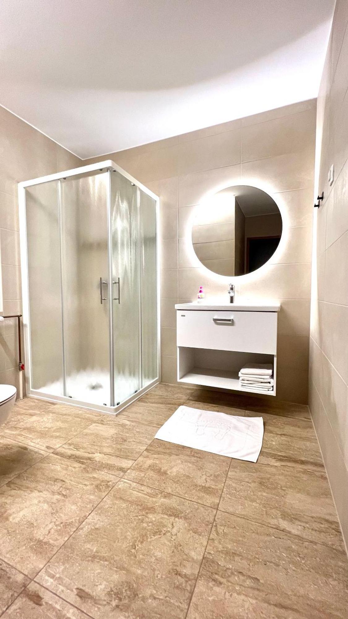 Stara Lipa Tasner Free Kitchen&Garage&Parking-Self Check In Hotell Maribor Rom bilde