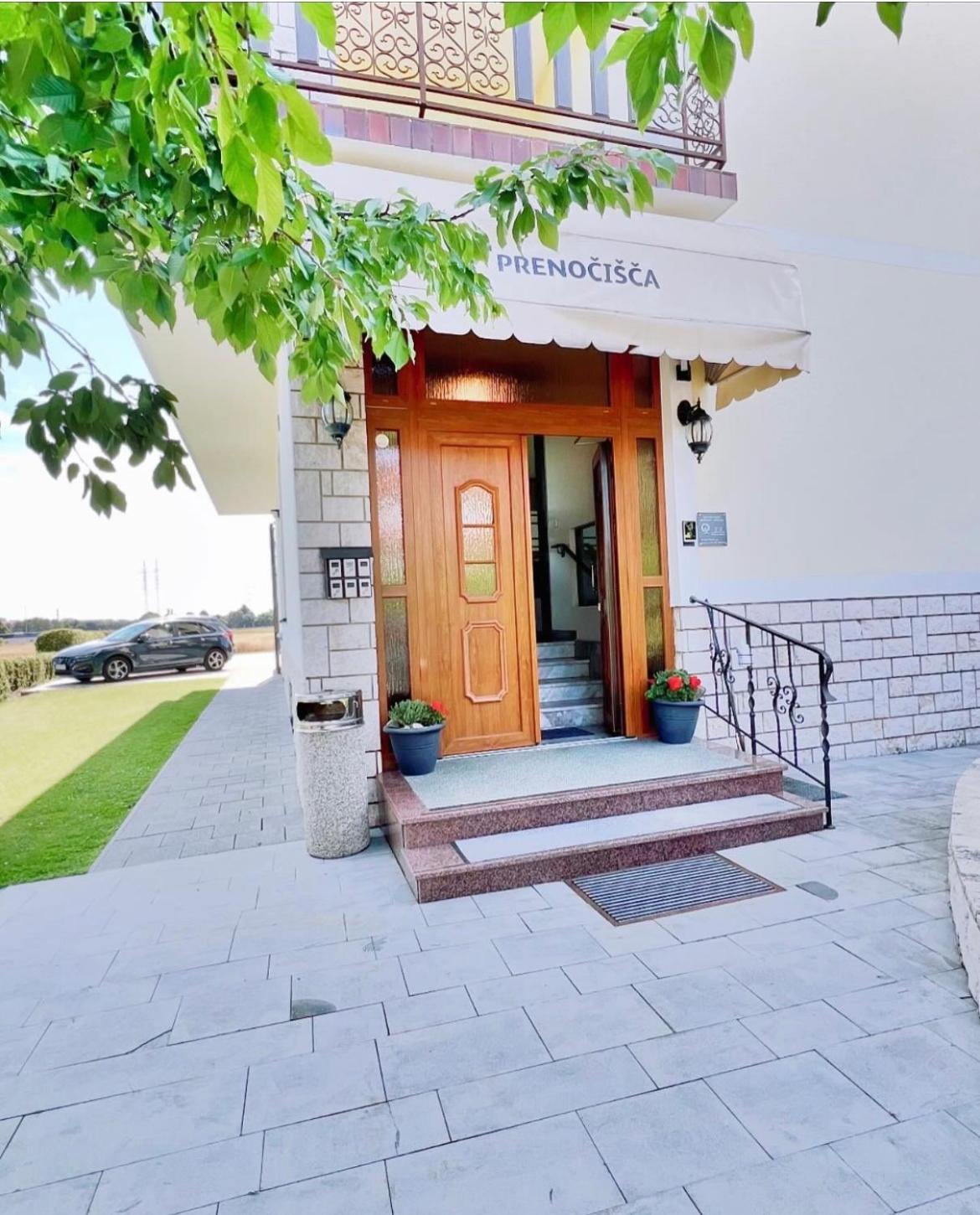 Stara Lipa Tasner Free Kitchen&Garage&Parking-Self Check In Hotell Maribor Eksteriør bilde