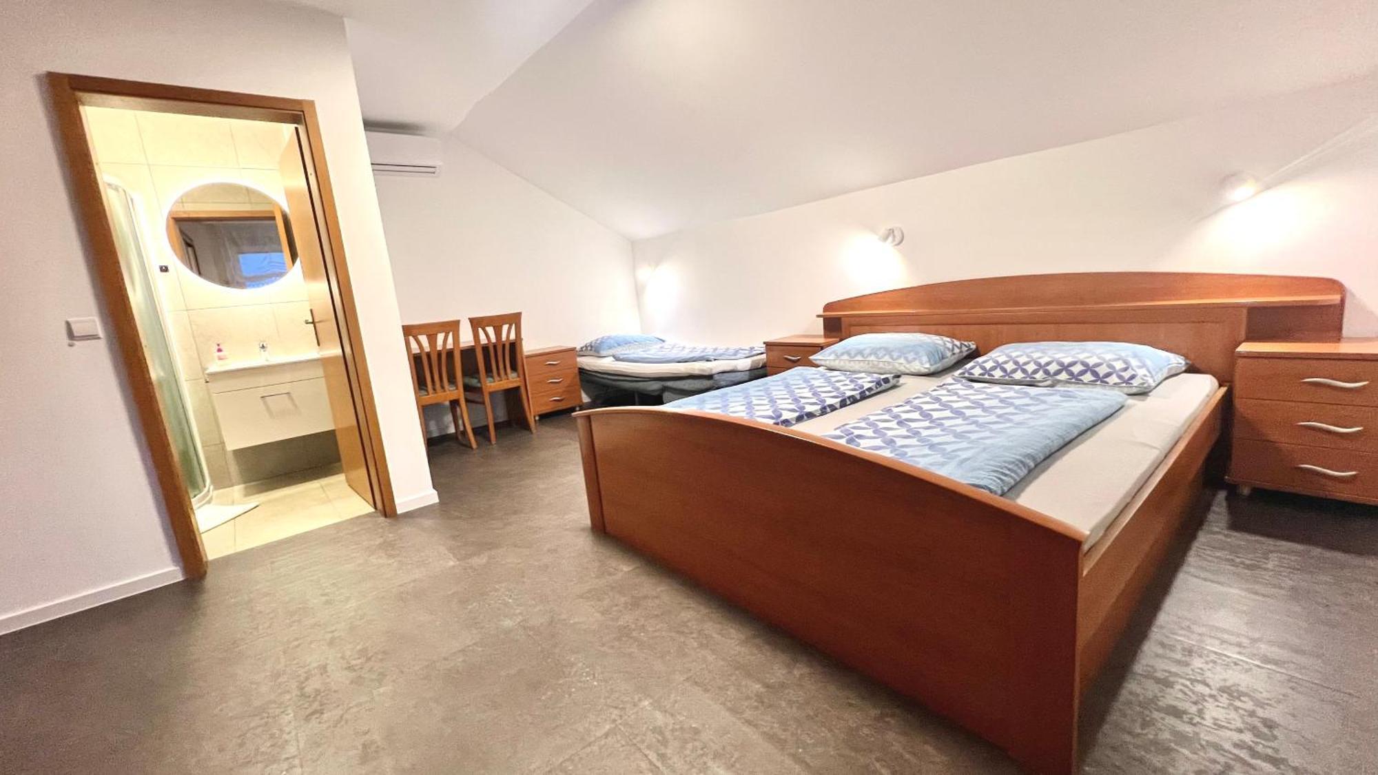 Stara Lipa Tasner Free Kitchen&Garage&Parking-Self Check In Hotell Maribor Rom bilde