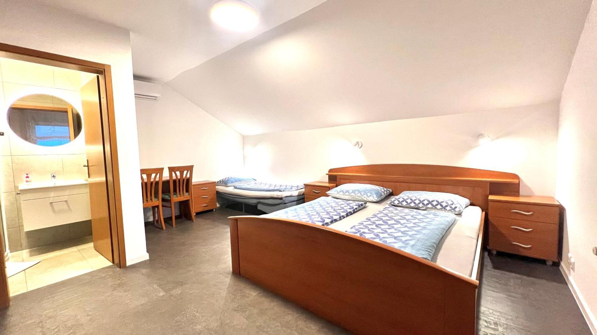 Stara Lipa Tasner Free Kitchen&Garage&Parking-Self Check In Hotell Maribor Rom bilde